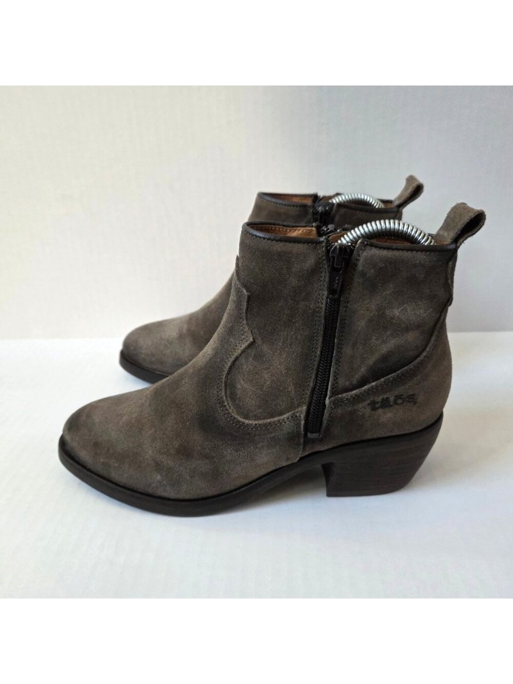 Taos Boots Womens 37 / 6.5 Gray Partner Western Distressed Suede Ankle Booties